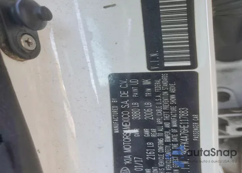 2017 Kia Forte Lx z USA, uszkodzony, nr VIN 3KPFK4A76HE117883